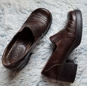 Mudd Chunky Heel Brown Loafers